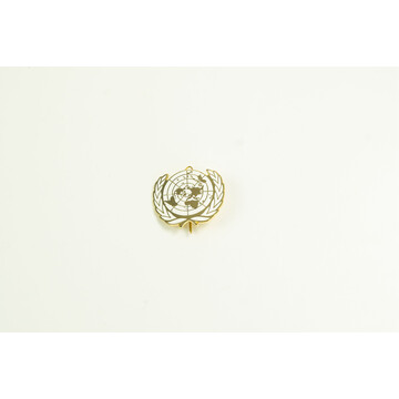 BADGE UN METAL